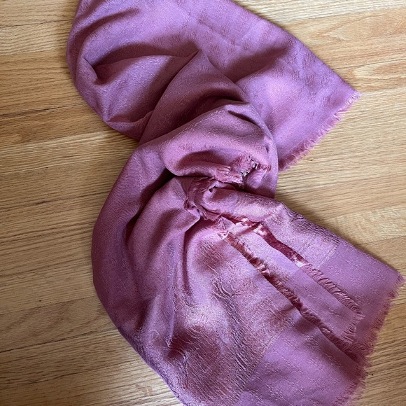 Silk-blend rose scarf - Picture 3 of 4